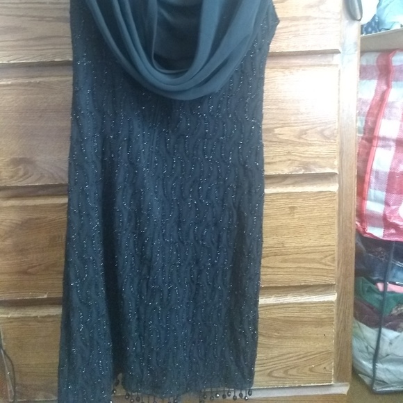 Dress - Picture 4 of 6